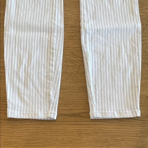 Pilcro Anthropologie Women’s High Rise Skinny Pants White Gray Stripes Size 28 - Picture 11 of 15
